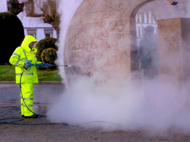 Best Pressure Washing Contractors  in Pinconning, MI